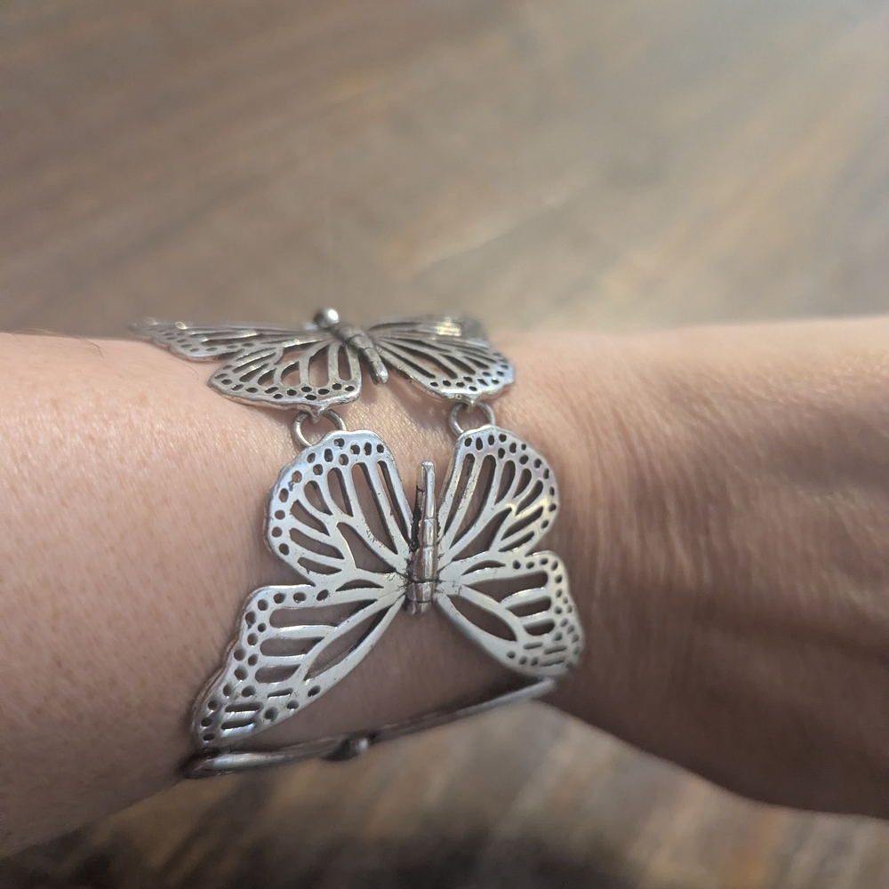 Fossil Stamped Silver Butterfly Bracelet, Toggle Clasp - Picture 4 of 5